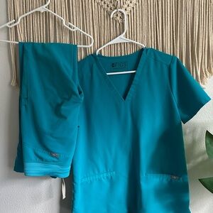 Figs Bundle Teal Kade Cargo Scrub Pants and Casma Top